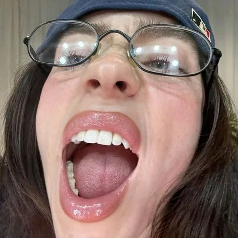 Billie Eilish PFP Funny