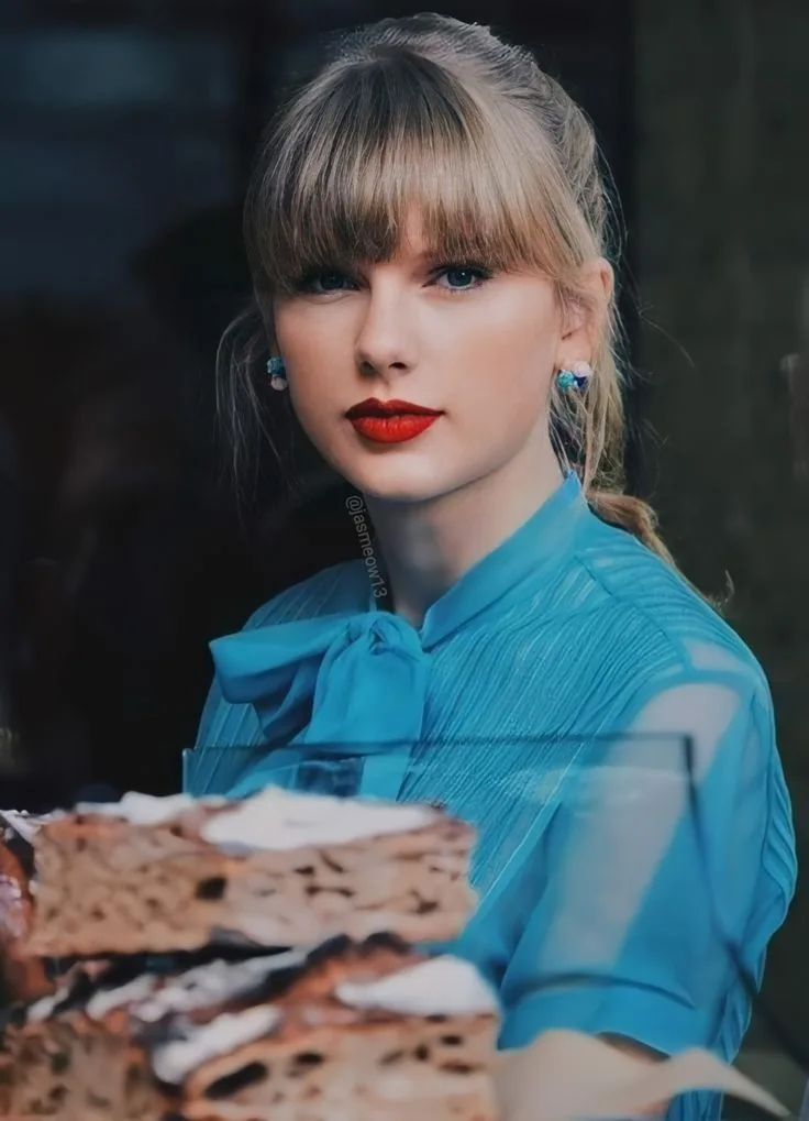 Blue Taylor Swift PFP