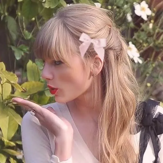 Taylor Swift PFP