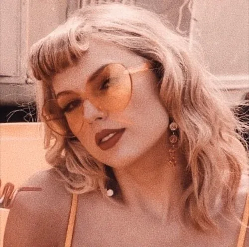 Taylor Swift PFP