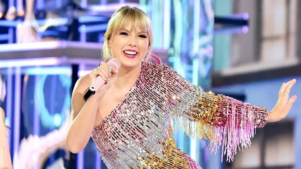 Lover Taylor Swift PFP
