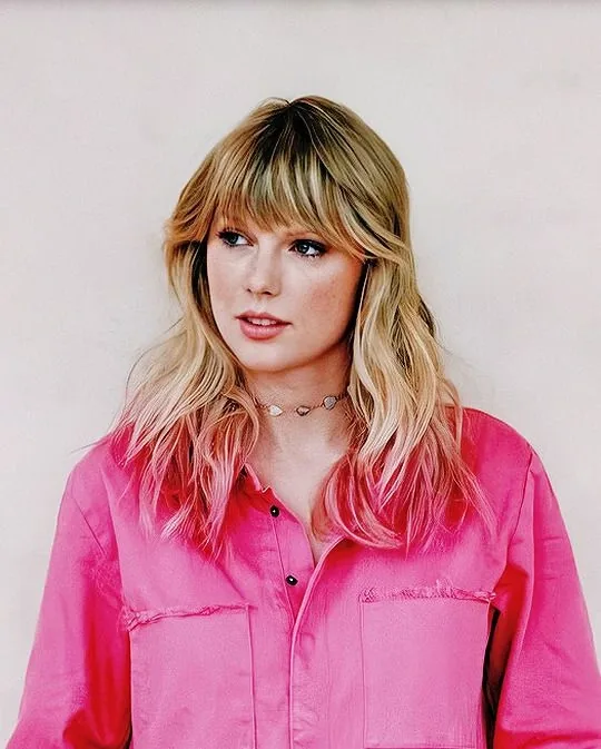 Pink Taylor Swift PFP