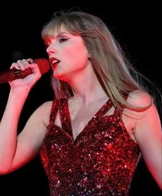 Red Taylor Swift PFP