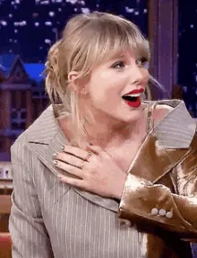 Taylor Swift PFP GIF